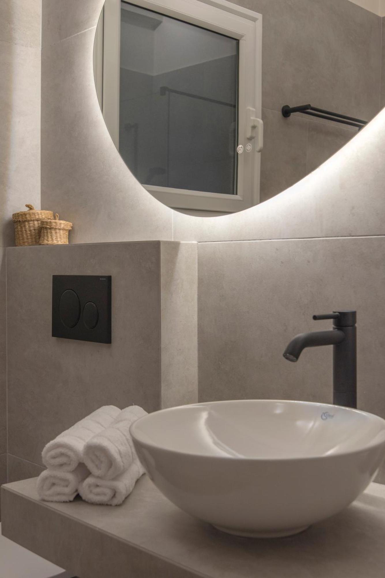 Modern Ilisian Apartment