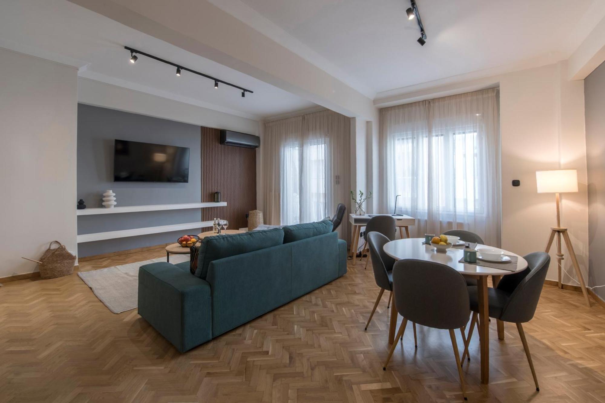 Modern Ilisian Apartment *